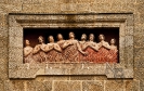 Escultura na fachada da capela das Ánimas de Santiago de Compostela