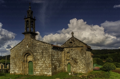 Igrexa de San Pedro de Ansemil e capela anexa dos Deza ou de Santa Ana